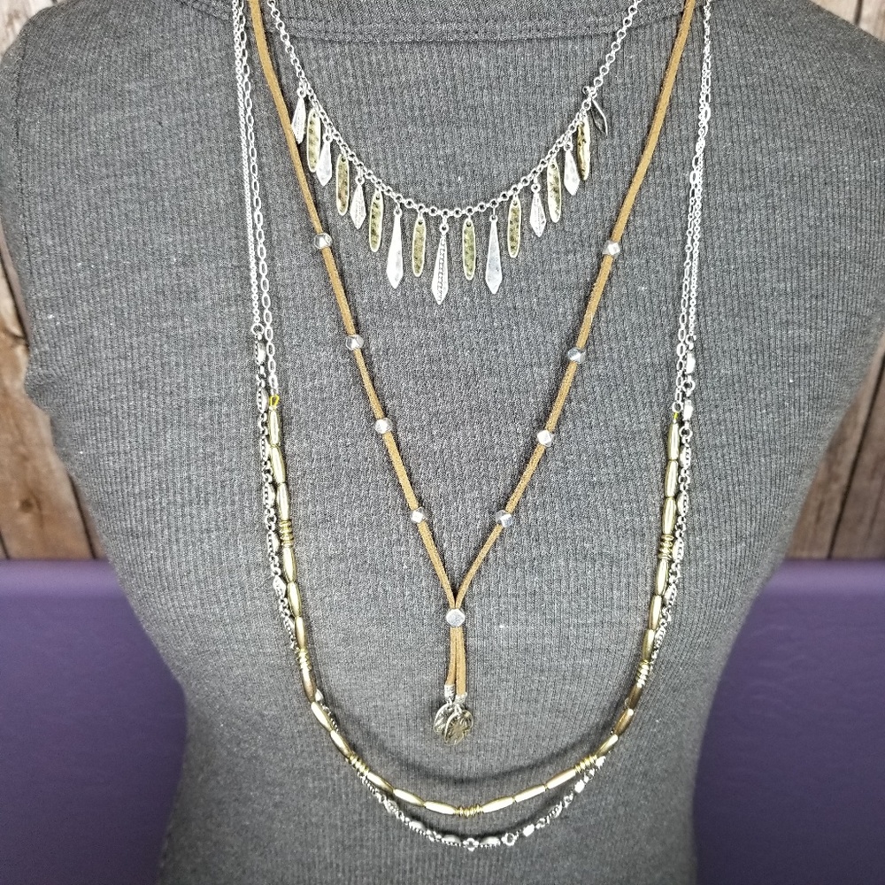 **SOLD** Gold, silver and faux leather necklace - Picture 2 of 3